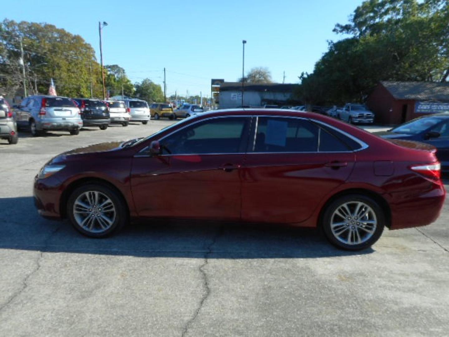 2016 RED TOYOTA CAMRY SE; LE; XLE; X (4T1BF1FK5GU) , located at 1200 Cassat Avenue, Jacksonville, FL, 32205, (904) 695-1885, 30.302404, -81.731033 - Photo#1